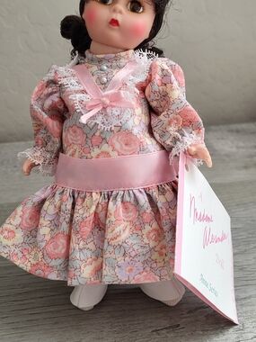 Madame Alexander - Diana "Anne" Series